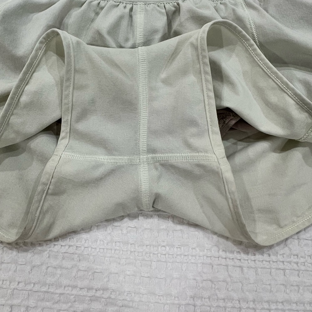 Lululemon Hotty Hots 2.5in, low rise, Elixir - Picture 3 of 7
